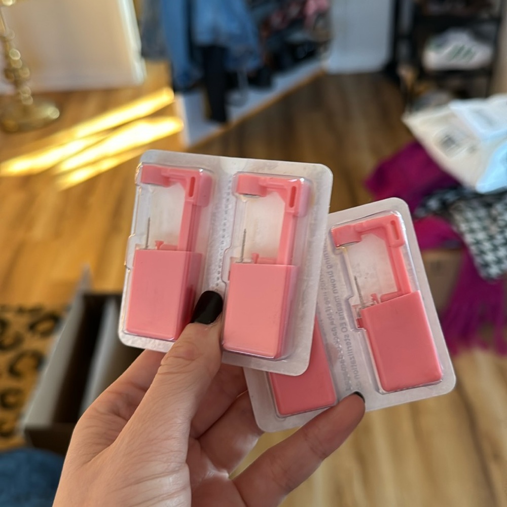 Disposable ear piercing kit